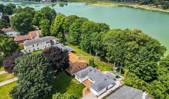 2323 PALISADES Dr, Appleton, WI 54915