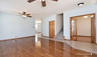 848 Timber Lake Dr, Antioch, IL 60002