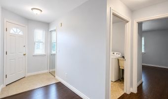 9662 Nook Rd, Algonac, MI 48001