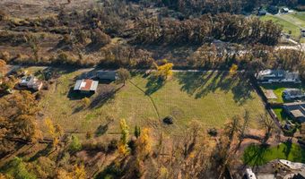 210 DORRIS St, Springfield, OR 97477