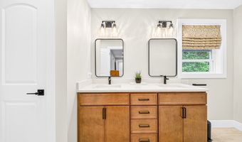 2 Sequoia St, Billerica, MA 01821