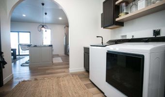 811 S Ibis St, Aberdeen, SD 57401