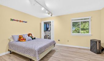 405 Timber Ln 405, Canton, CT 06019