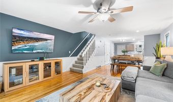 165 Holland St 18, Cranston, RI 02920