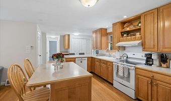 21 Nathaniel Dr, Amherst, NH 03031