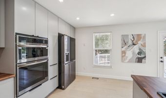 43501 POSTRAIL Sq, Ashburn, VA 20147