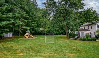 390 Willard Rd, Aurora, OH 44202