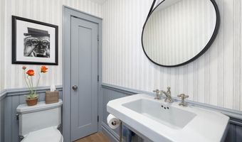 9 Anthony St, Newport, RI 02840