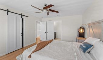 925 Moody Dr, Escondido, CA 92027