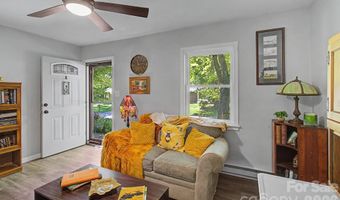 102 Wicklow Dr, Asheville, NC 28806