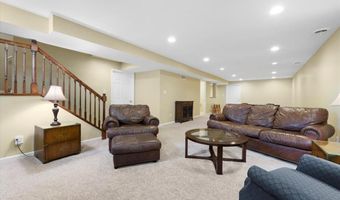 226 Arbor Trails Dr, Ballwin, MO 63021