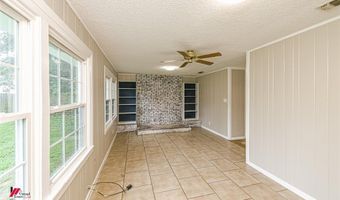 1018 Peyton Ave, Benton, LA 71006