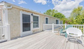 10 Bartlett Rd, Middletown, RI 02842