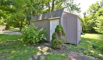 827 S Griffith Ave, Aurora, MO 65605