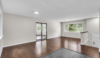 226 Mill Creek Dr, Bayville, NJ 08721