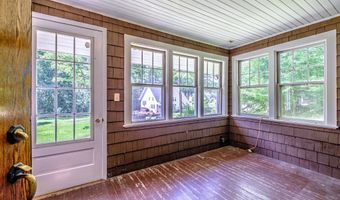 4 Pineway Dr, Auburn, ME 04210