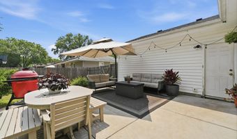 301 Walnut Ln, Apple Valley, MN 55124