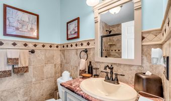 82 Spinnaker Ct, Bayville, NJ 08721