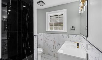 7 YORK Ct, Baltimore, MD 21218