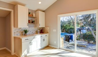 42 Cherry Tree Farm Rd, Middletown, NJ 07748
