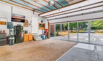 1391 Turner St, Auburn, ME 04210