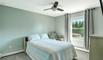 102 Cranberry Ter, Cranston, RI 02921