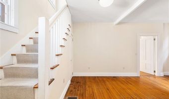 3 Memorial Blvd, Newport, RI 02840