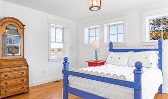 7 Clarkes Village Rd, Jamestown, RI 02835