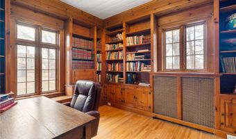 907 1st Dr NW, Austin, MN 55912