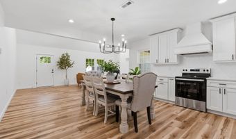 309 W Locust St, Aurora, MO 65605