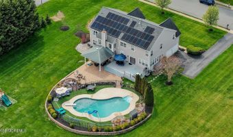 5 Denise Dr, Allentown, NJ 08501