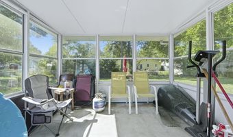 813 Pearse Ave, Auburn, IN 46706