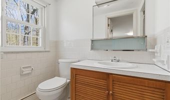 2 High Ridge Dr, Cumberland, RI 02864