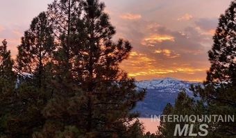 1286 Shore Dr, Cascade, ID 83611