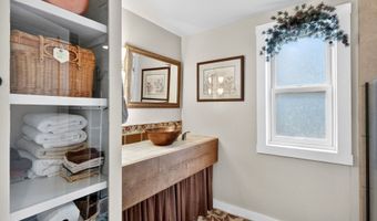9690 9TH St, Bay City, OR 97107