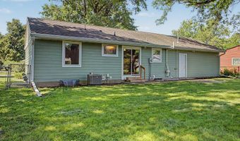 623 River Oak Dr, Ames, IA 50010