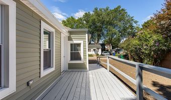90 Huron St, Warwick, RI 02889