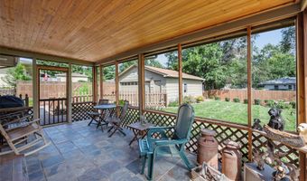 6823 NW Golden Ln, Des Moines, IA 50313