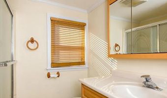 2 Woodbrook Dr, Aberdeen, NJ 07747