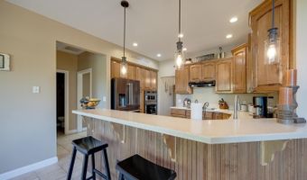 5120 Country Hills Dr, Aurora, IN 47001
