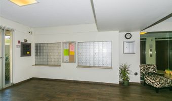 98-1038 Moanalua Rd 1905, Aiea, HI 96701