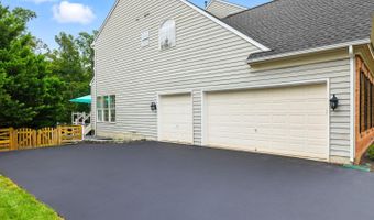 22530 FOREST RUN Dr, Ashburn, VA 20148