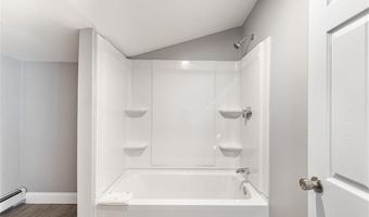 90 Huron St, Warwick, RI 02889
