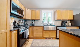 82 Parkey Rd, Barnstead, NH 03218