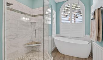 806 EAGLE Ln, Apollo Beach, FL 33572