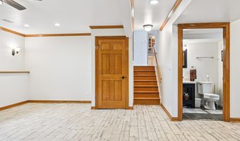 42280 N Center St, Antioch, IL 60002
