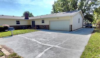 874 Hollyridge Dr, Ballwin, MO 63011