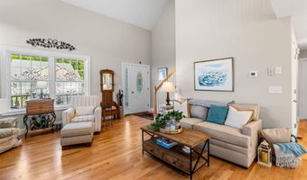 39 Pineview Dr, Candia, NH 03034