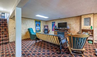 709 Oakhurst Dr, Amherst, OH 44001