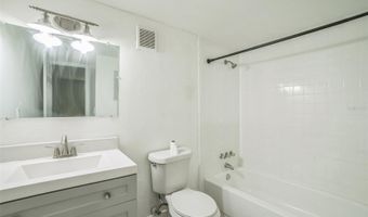 936 LAKE DESTINY Rd G, Altamonte Springs, FL 32714